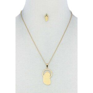 Fashion Stylish Mary Pendant Necklace And Earring Set